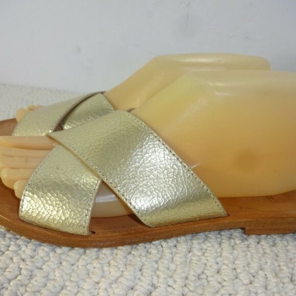 𝅺frye Ruth Womens Size 7M US Gold Metallic Criss Cross Leather Sandals - Picture 1 of 11